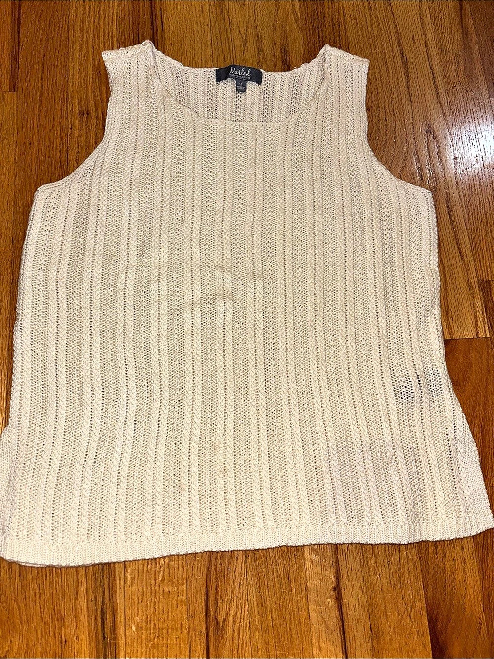 Marled Sleeveless Knit Sweater in Cream Size Medium